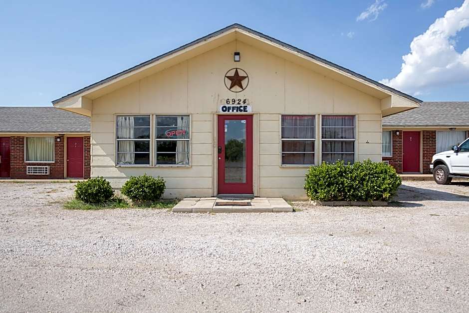 OYO Hotel Breckenridge TX Hubbard Creek Lake