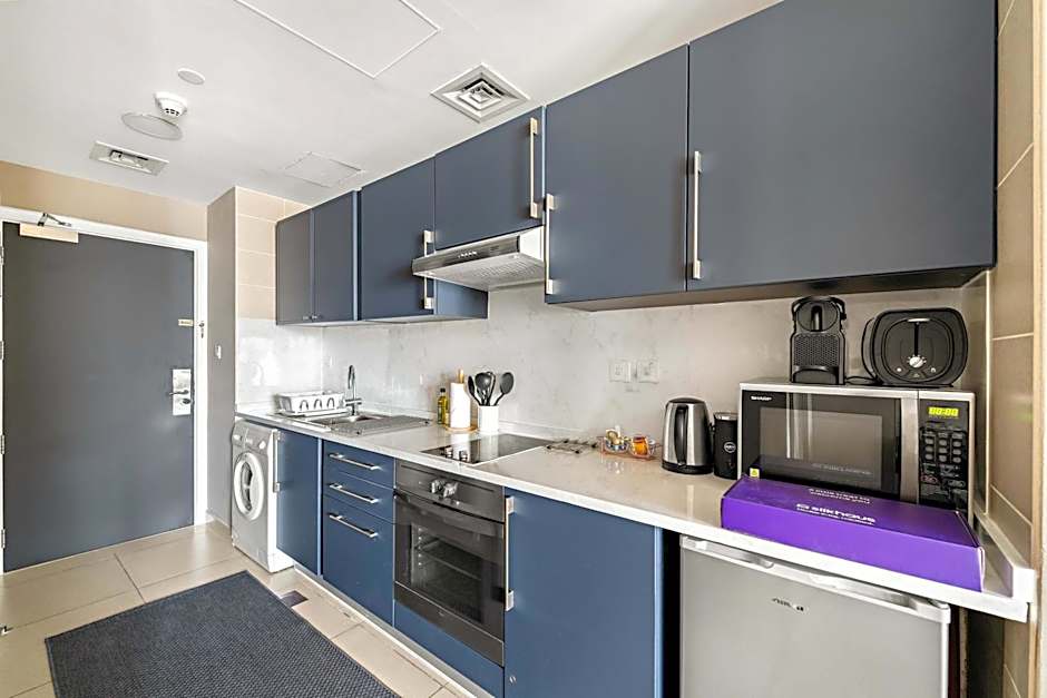 Silkhaus Modern Studio near Almas in West Lake