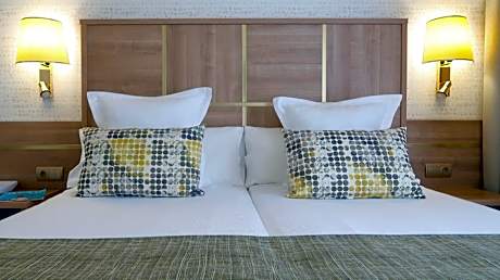 DOUBLE ROOM CITY VIEW 1 ADULT