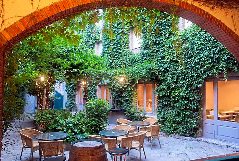 Hotel Jardí Apartaments