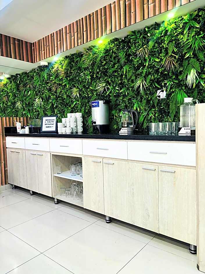 Hotel Laureles Plaza