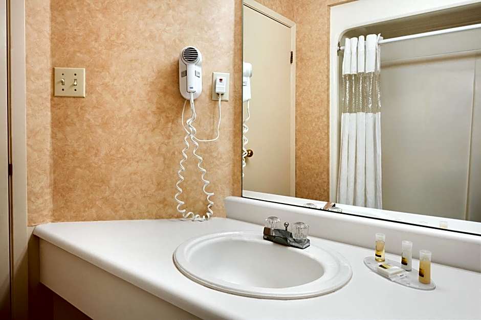 Days Inn by Wyndham Brantford