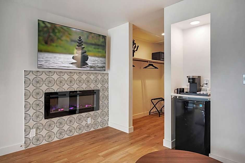 Bodega Coast Inn and Suites