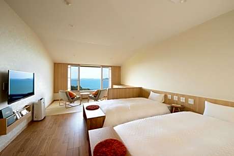 Twin Room with Tatami Area and Shared Bathroom - Ocean View - Non-Smoking
