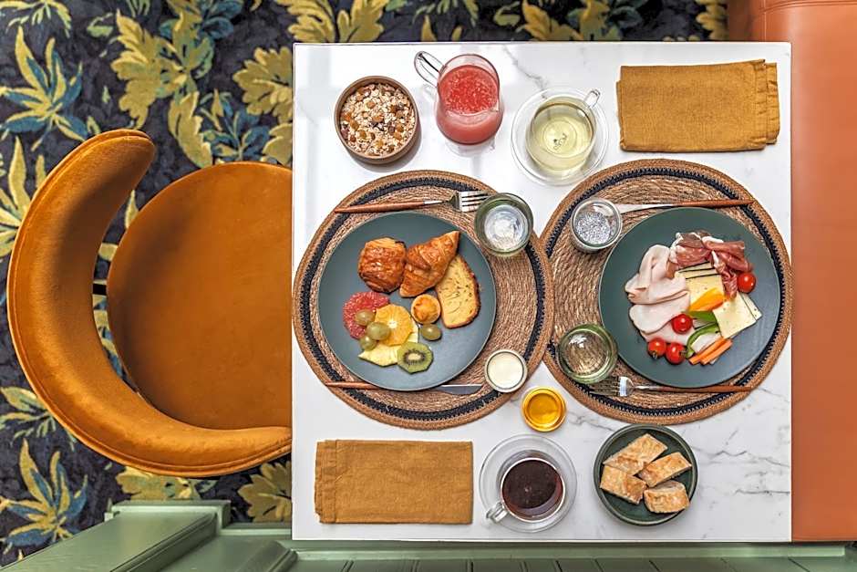 Royal Garden Champs Elysees