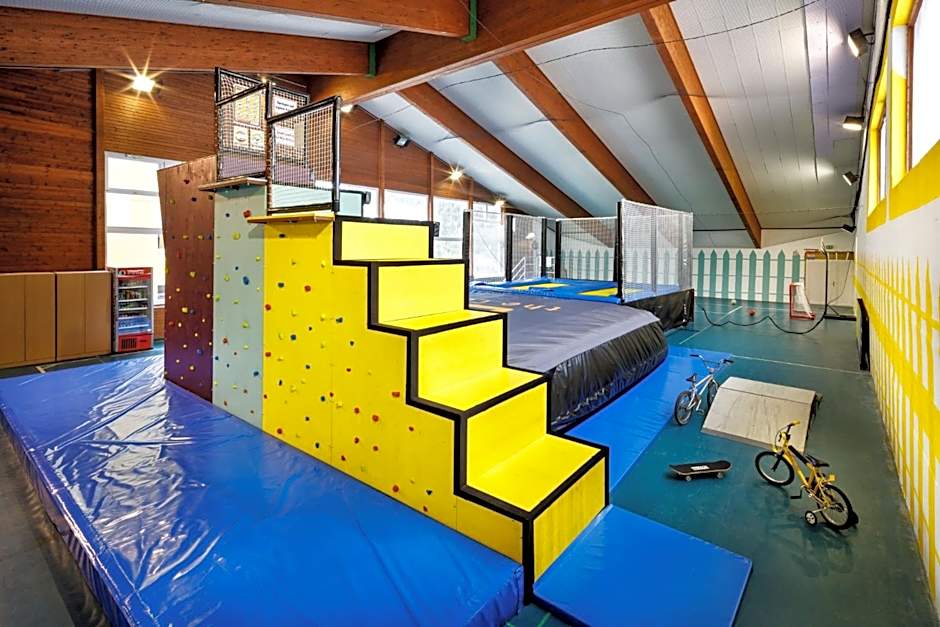 Basekamp Mountain Budget Hotel