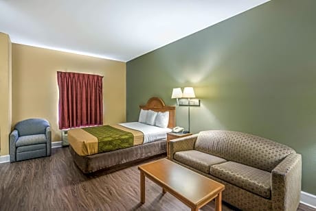 1 Queen Bed - Non-Smoking
