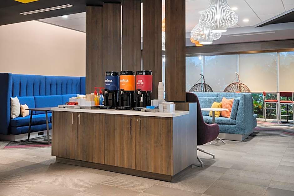 Tru by Hilton Miramar