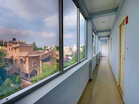 2178 Vibrant Residency