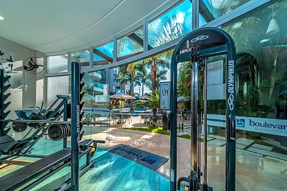 Boulevard 308B - Excelente cobertura em condomínio de luxo no centro de Bombinhas - Piscina - Jacuzzi - Academia - Portaria 24h - (Consultar serviços de roupa de cama e banho)