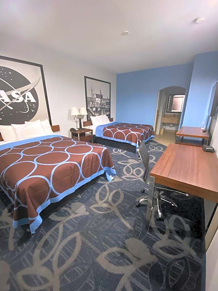Super 8 by Wyndham Houston Hobby Airport South – Houston, TX