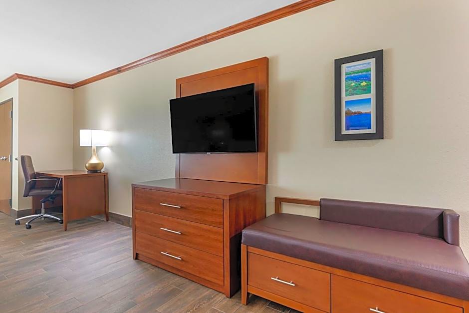 Comfort Suites West Monroe near Ike Hamilton Expo Center