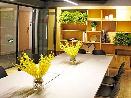 Lingju Chuangxiang Apartment