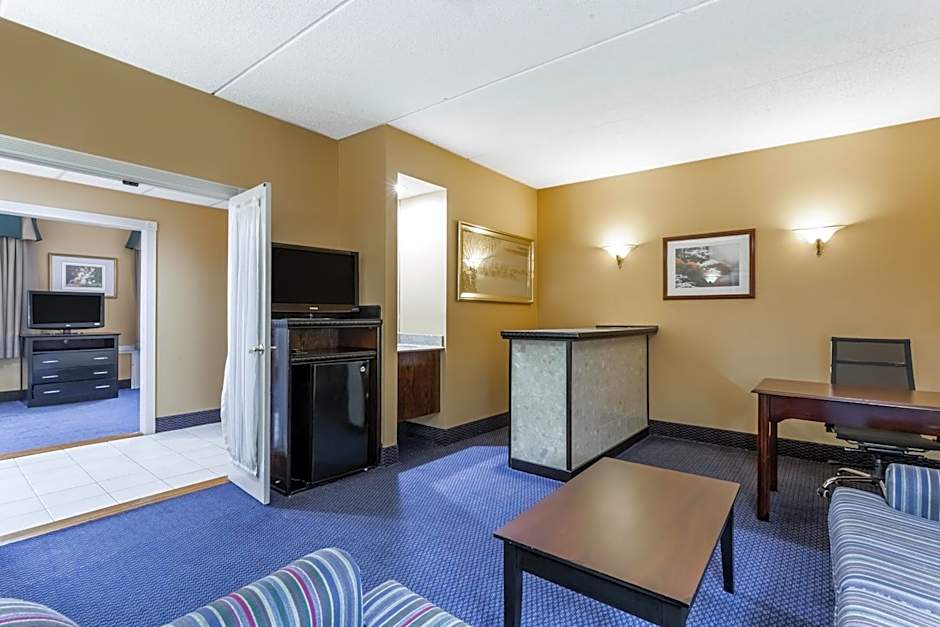 Ramada by Wyndham Newburgh/West Point