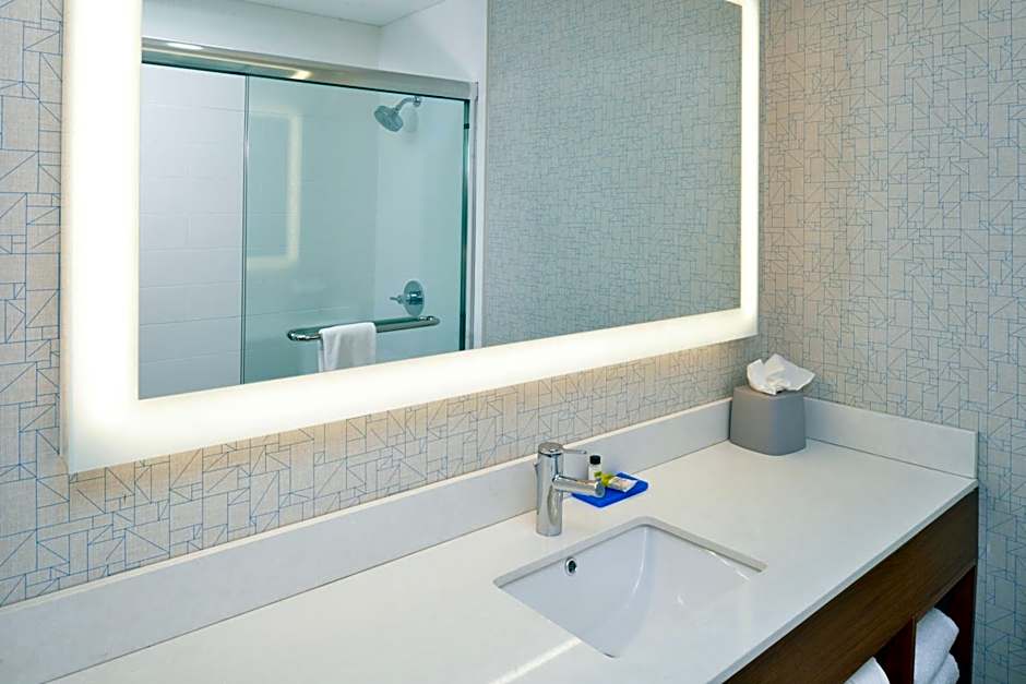 Holiday Inn Express Santa Rosa North By IHG