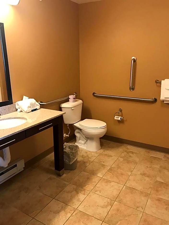 Quality Inn & Suites Minot North