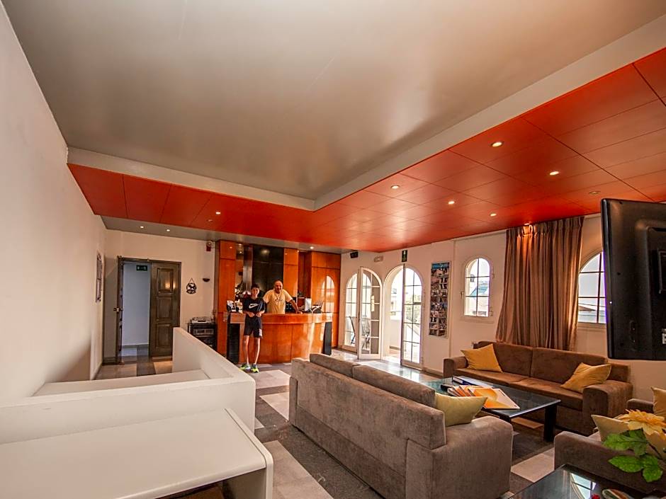 Manias Hotel Apartments