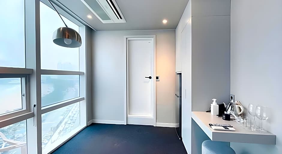 UH SUITE THE HAEUNDAE