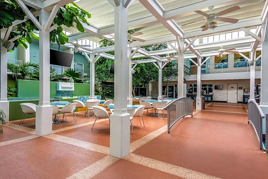 Oasis Hotel & Conv. Center, Ascend Hotel Collection