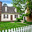 Colonial Houses, an official Colonial Williamsburg Hotel