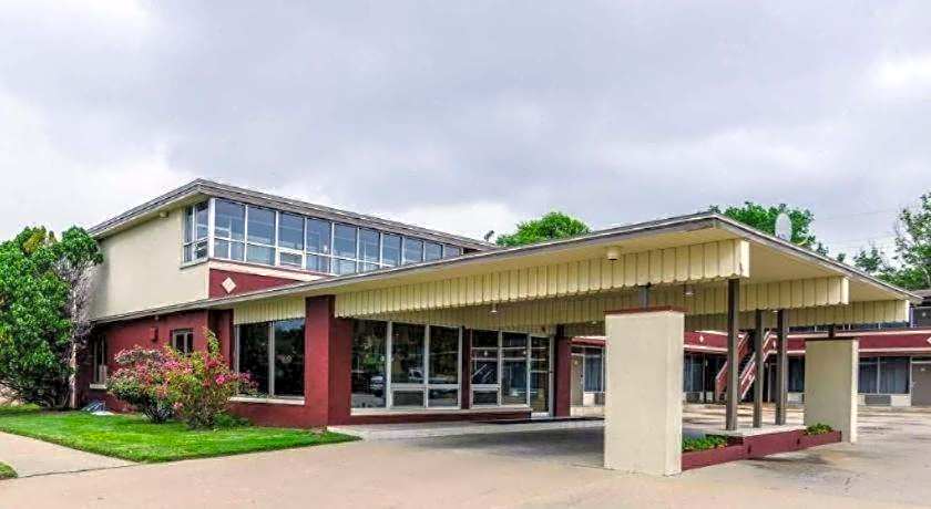 Econo Lodge Winfield