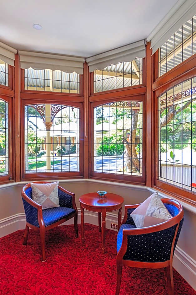 The Oaks Lilydale Accommodation