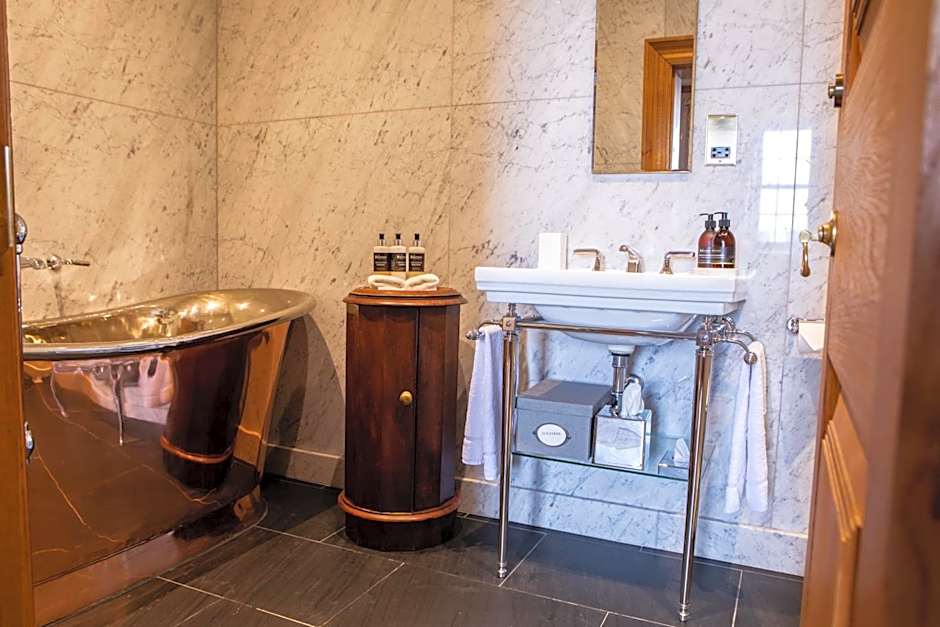 Mingary Castle - Restaurant with Rooms