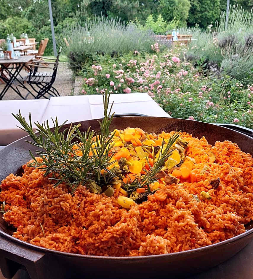 Heinrich Pesch Hotel