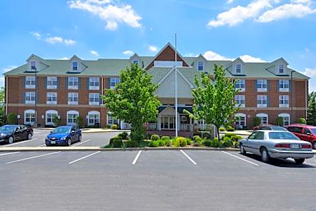 BlissPoint Inn & Suites Marion