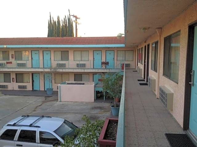 All 8 Motel