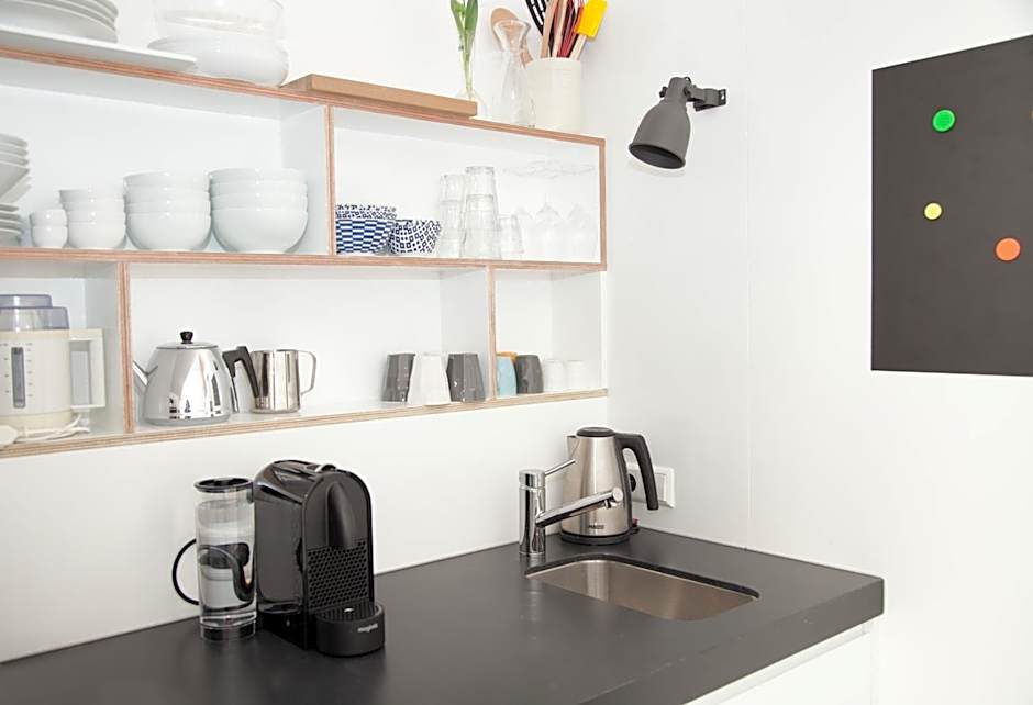 hip & stylish apartment in center, near trainstation, 15 min walk