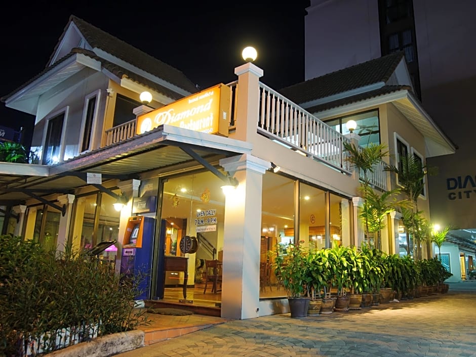 Diamond City Place Hotel