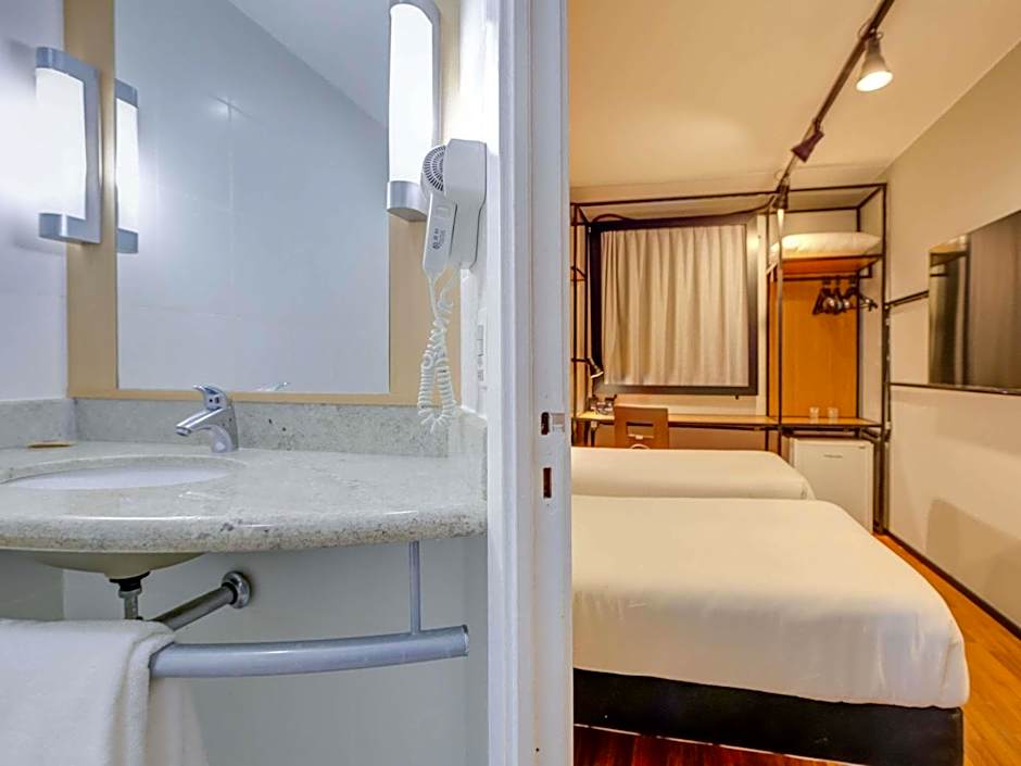 Ibis Copacabana Posto 2