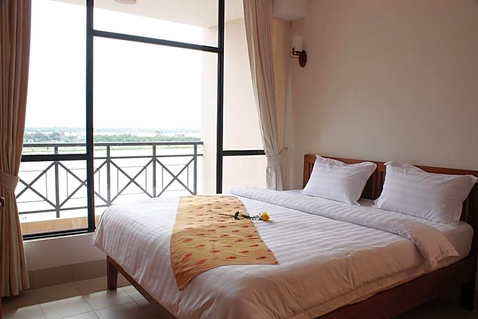 Photo 1 of 10 of 2 Bedroom Apartment, Balcony
