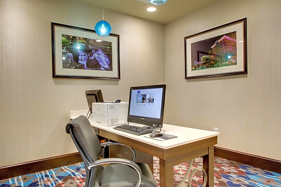 Hampton Inn & Suites Greenville Airport