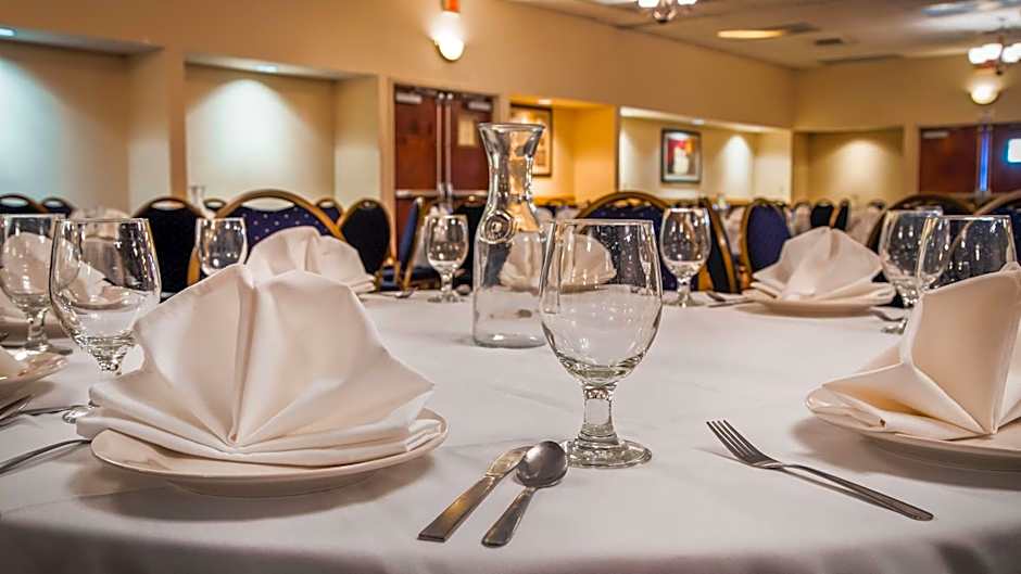 Rock Island Inn & Suites Marshalltown