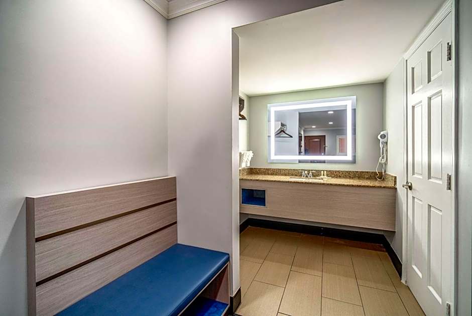 Travelodge Inn & Suites by Wyndham Bell Los Angeles Area