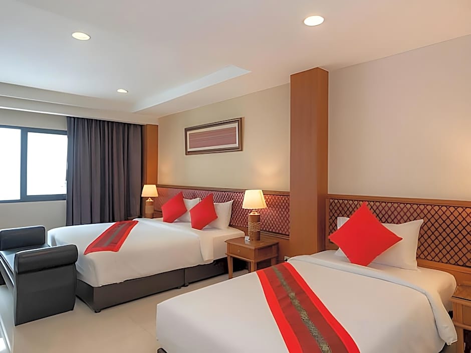 True Siam Rangnam Hotel