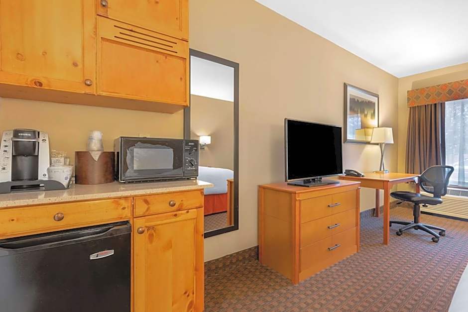 Best Western Plus Olympic Inn