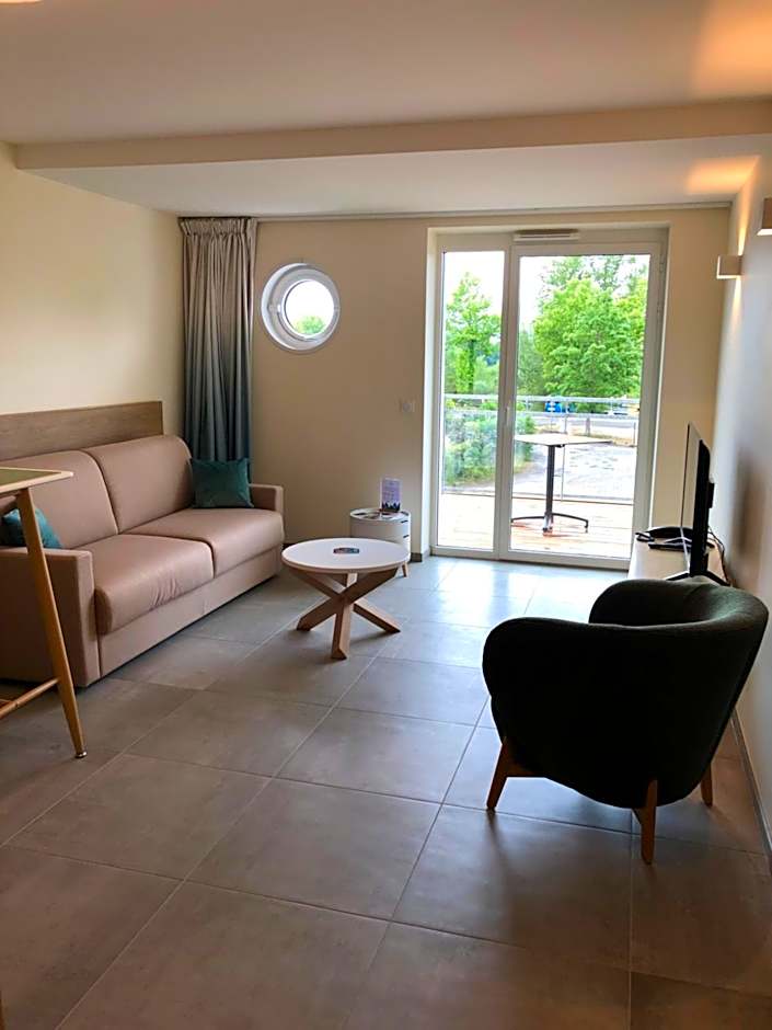 SHANA Hotel & Residence