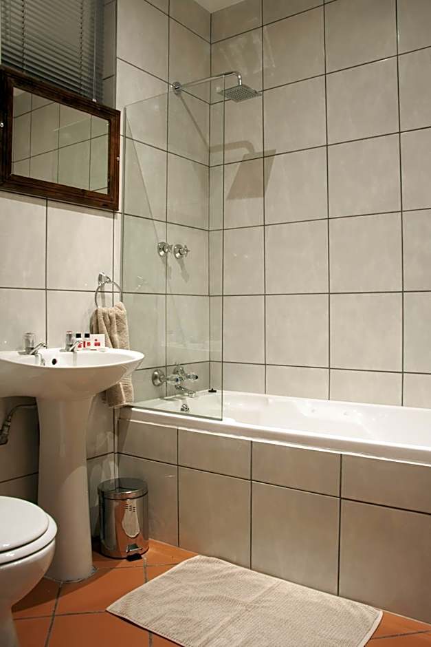 Hendersons Lodge Ltd