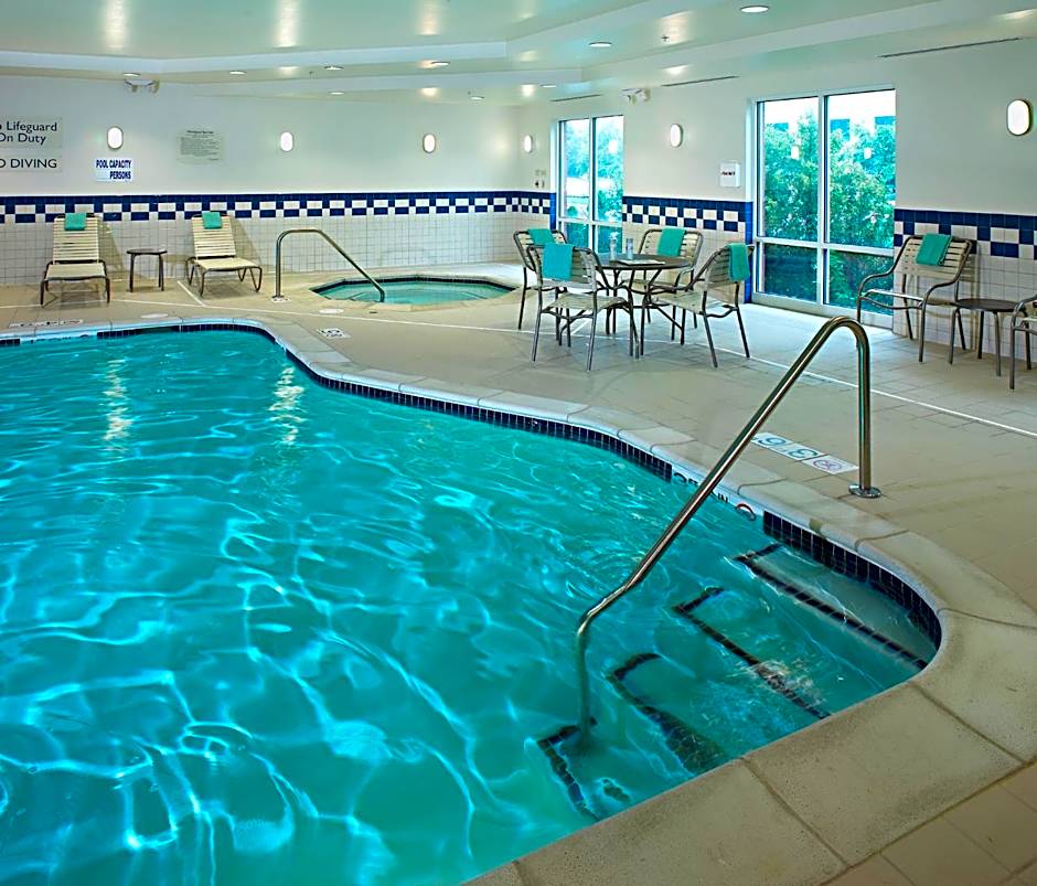 Fairfield Inn & Suites by Marriott Detroit Metro Airport Romulus