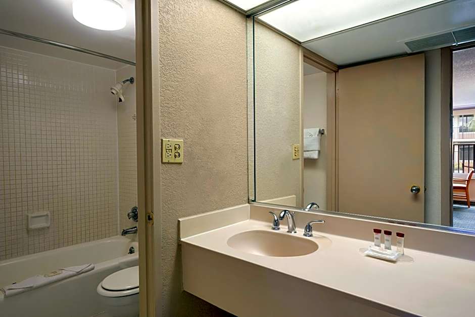 Ramada by Wyndham Kissimmee Gateway