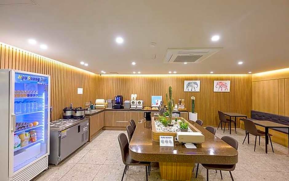 H Avenue Mokpo Peace Plaza branch