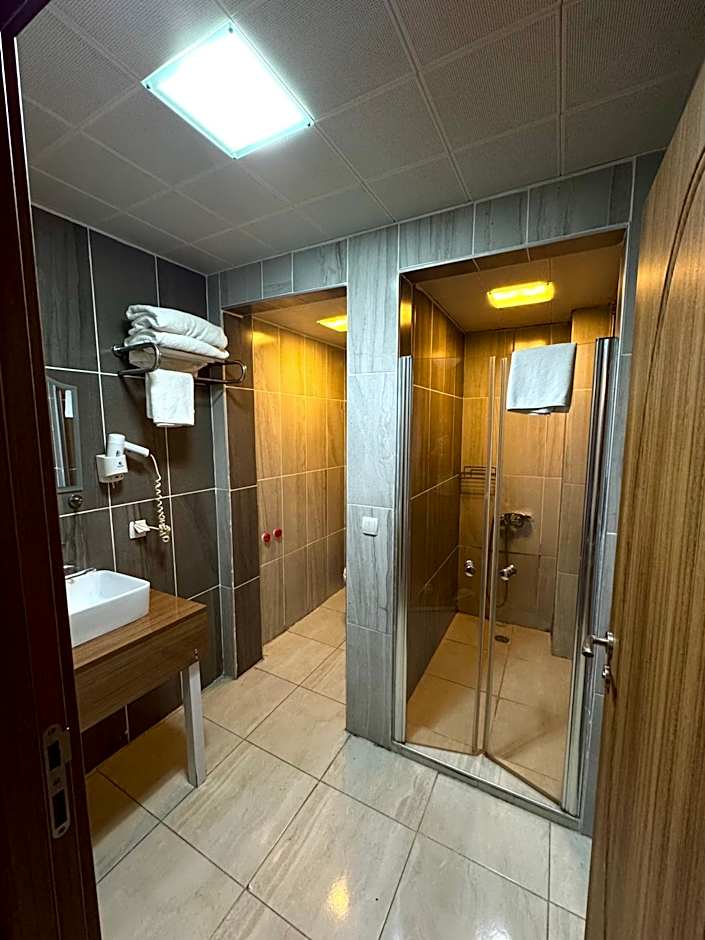Lucid Hotel