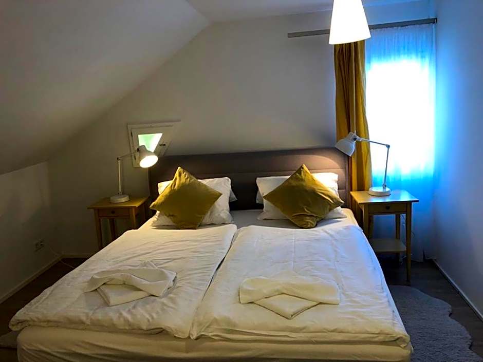 ZUM BAHNHÖFLE Restaurant & Hotel - Albbruck Am Rhein