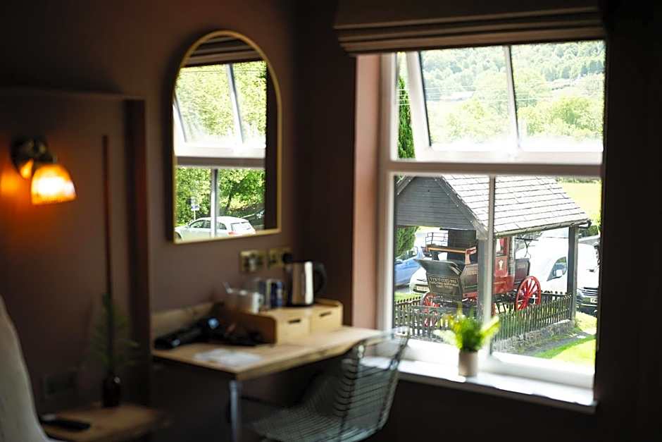 Tyn-y-Coed Inn