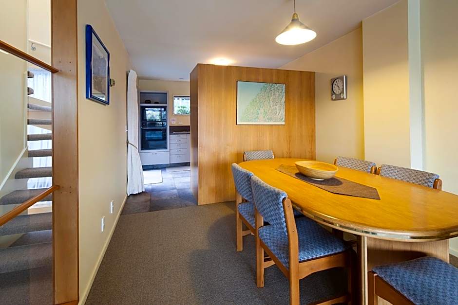 Spinnaker Bay Apartments