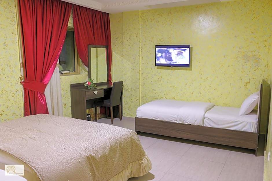 Noubou International Hotel AKWA