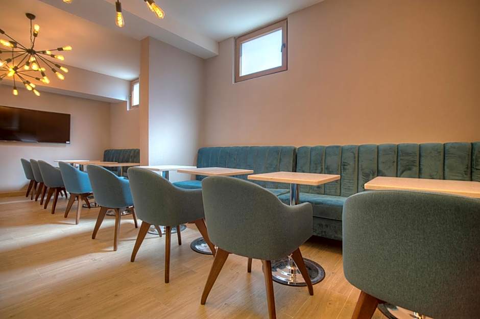 Hotel Twelve by Aycon